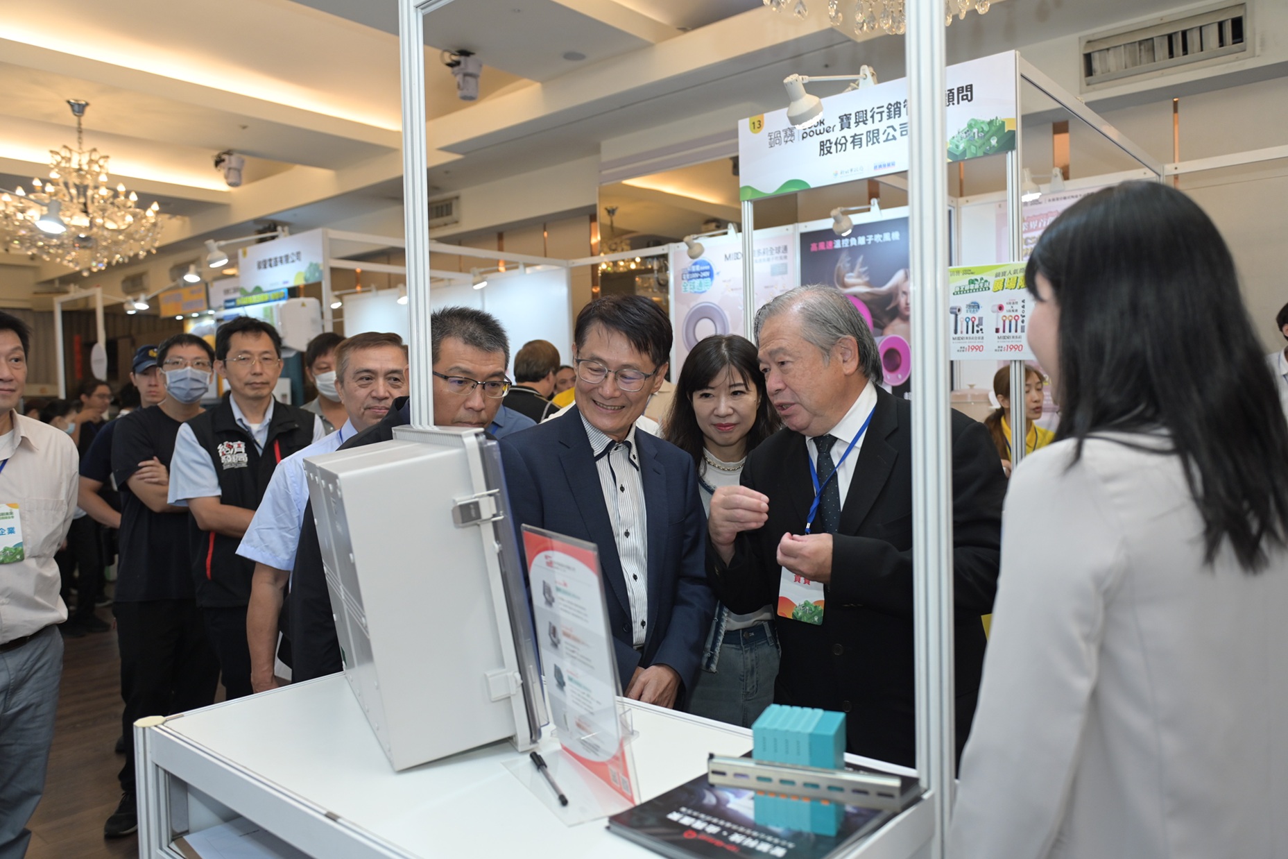 此次活動整合企業與民生(B2B、B2C)雙向的節能應用服務與方案，吸引超過百名企業代表與市民熱烈參與，現場互動不斷，共創智慧低碳生活新篇章