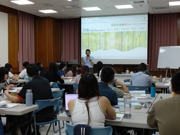 企業代表參與碳盤查輔導課程 (圖為114年碳盤查輔導課程照片)