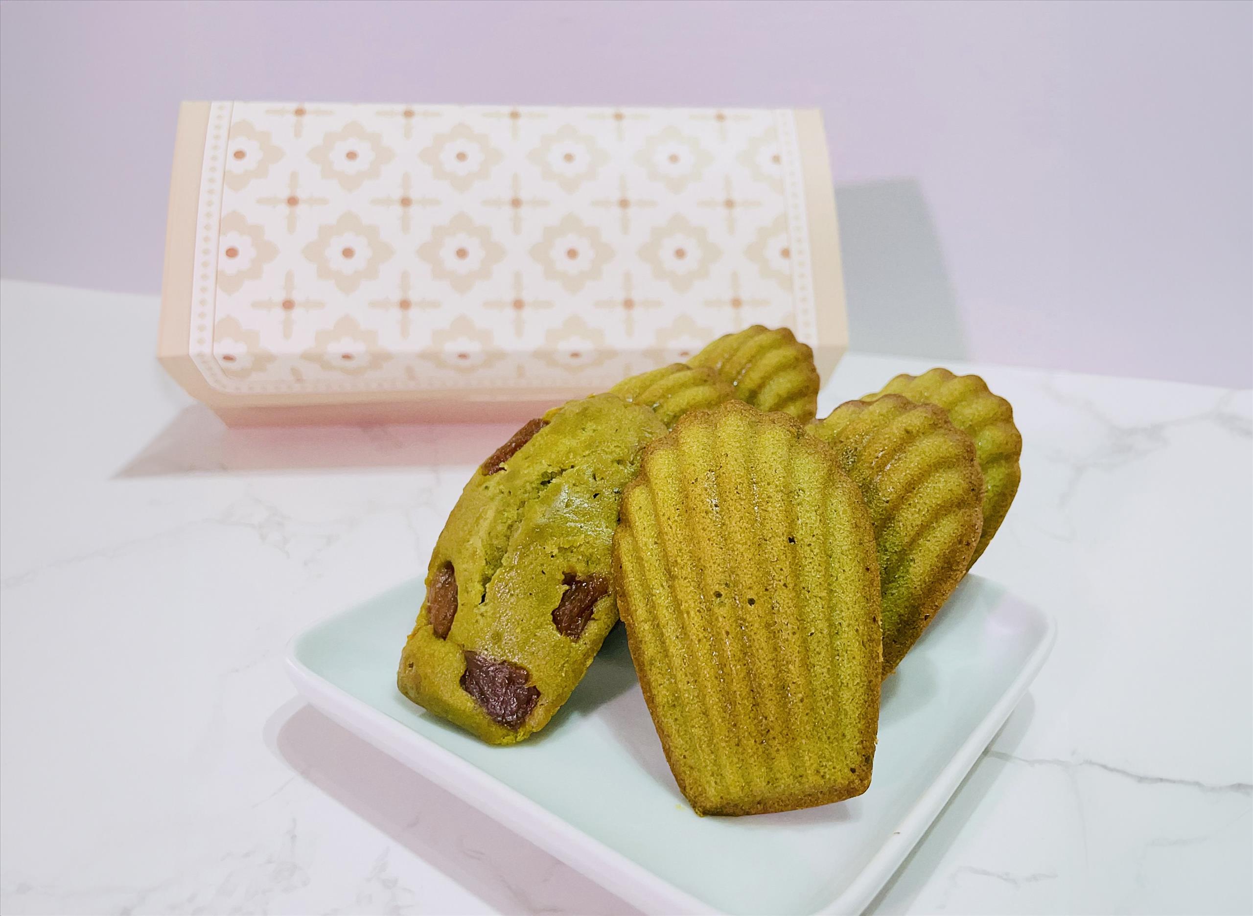 熱帶鳳梨包種瑪德蓮