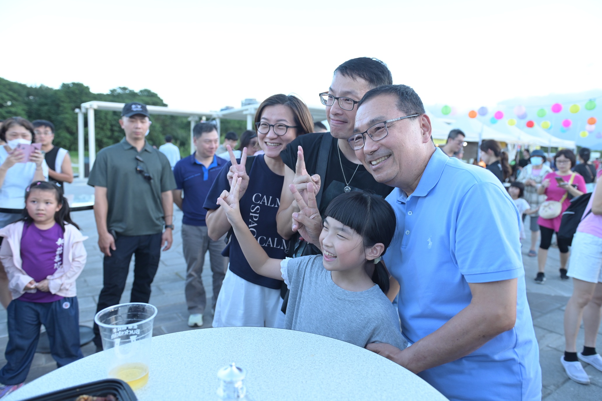 新北市首屆「2025潮月新莊」系列活動，於今(27)日在新莊廟街與新月廣場盛大開幕，侯友宜市長親臨現場，與市民朋友一同歡慶中秋佳節