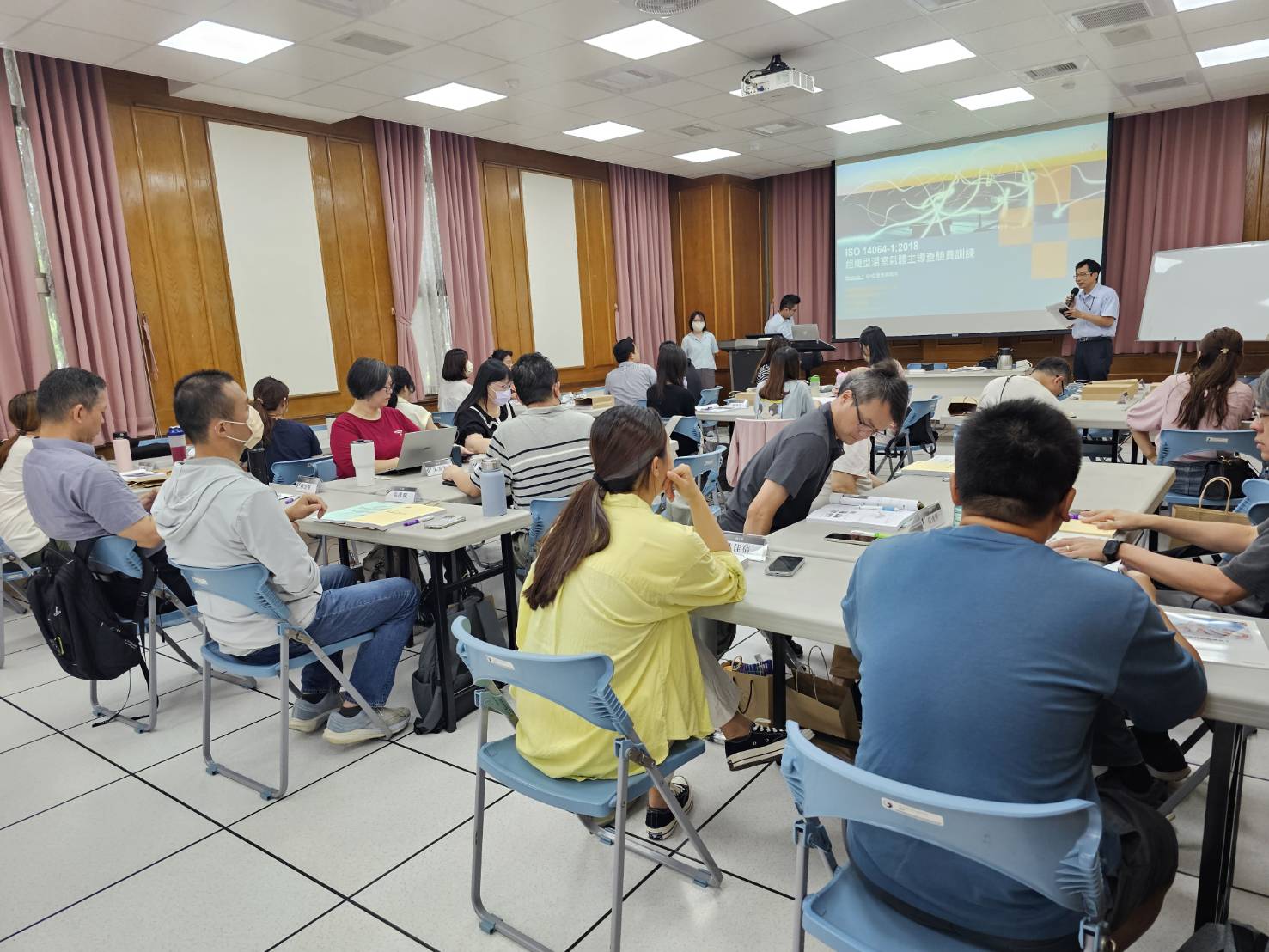 免費培訓課程輔導學員取得ISO證書