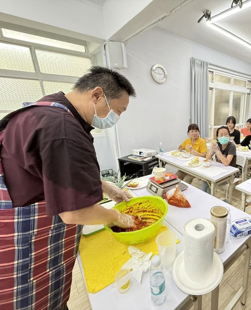 永和韓國街商圈「辛奇之旅」秋日購物節精彩登場,辛奇(韓國泡菜)製作教學歡迎民眾報名。