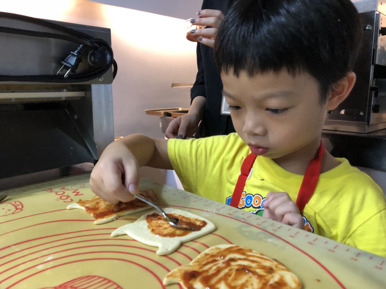 阮的肉干產業概念館推出兒童專屬優惠,透過趣味DIY活動讓孩子邊玩邊學,一起斬除「邪餓」力量。