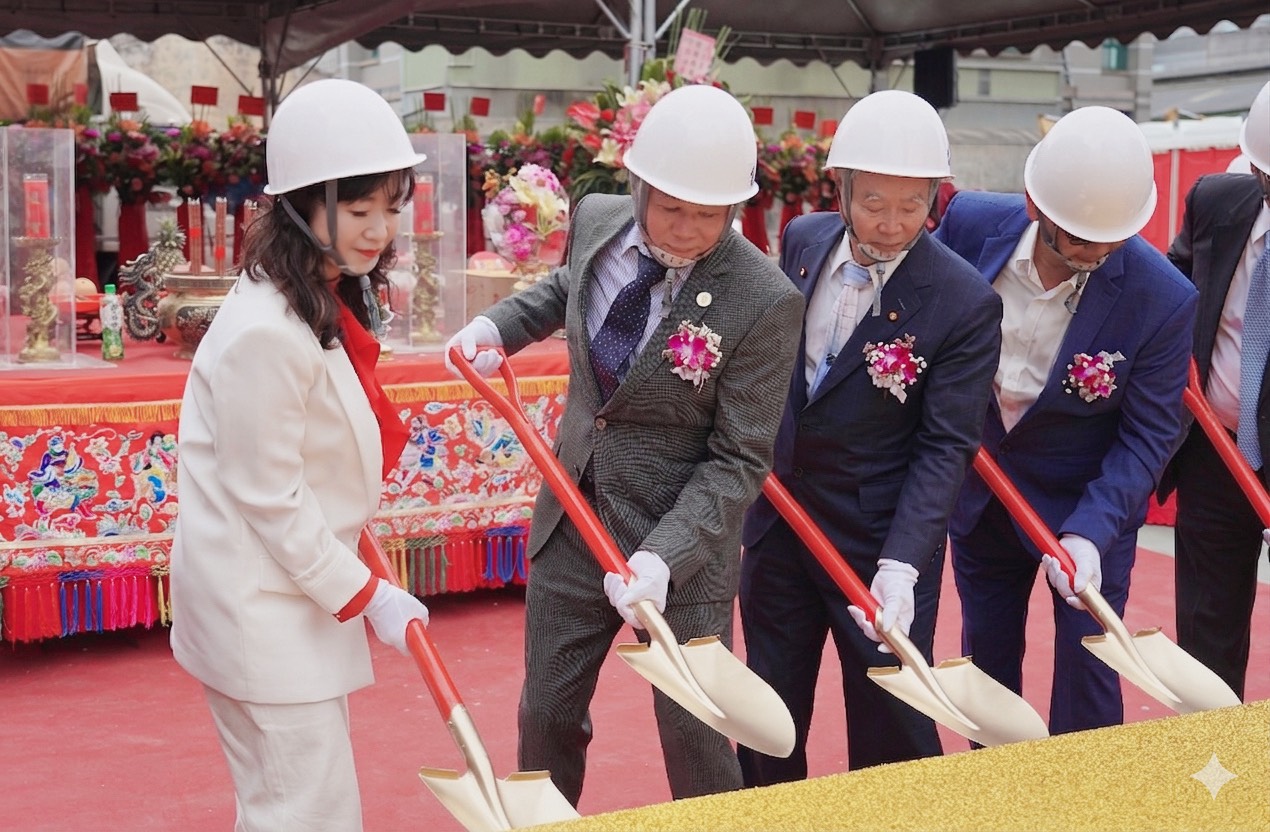 經發局盛筱蓉局長、全美綠能董事長李進勝及其他貴賓共同動土儀式