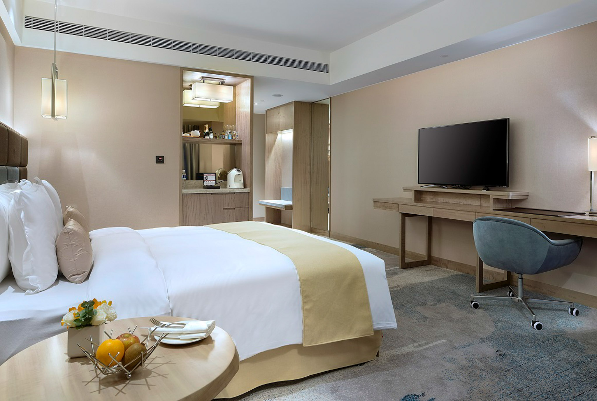 板橋凱撒大飯店推出「金兔迎春」新春住房專案，入住送美味自助早餐、享27樓行政酒廊VIP禮遇及新年好手氣組。