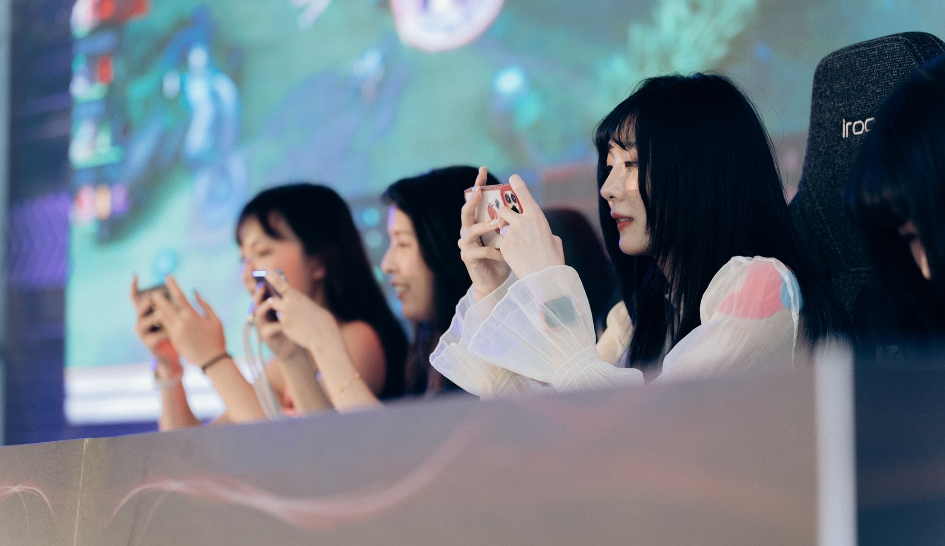 《國際電競女神盃》是以女性電競為核心訴求的賽事，打破過去電競選手多以男性為主的刻板印象，打造一個讓女性玩家能展現個人實力與團隊合作的專屬舞台